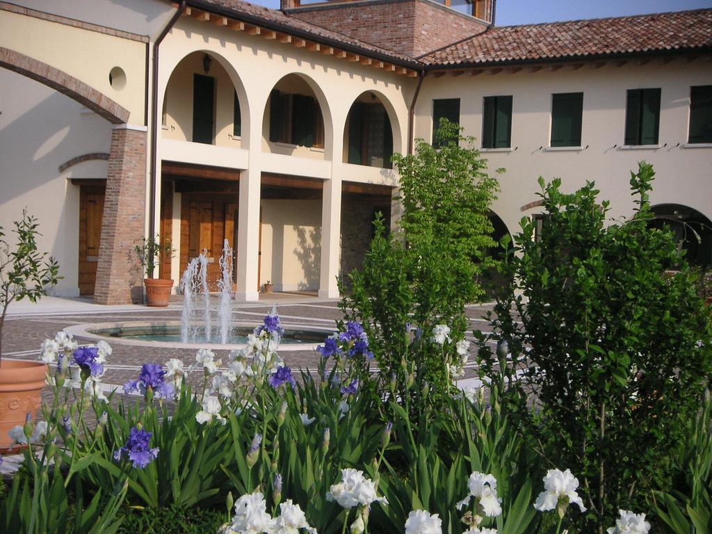Agriturismo Due Torri モンテベッルーナ エクステリア 写真