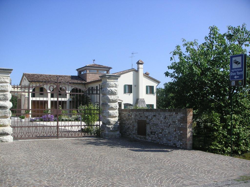 Agriturismo Due Torri モンテベッルーナ エクステリア 写真